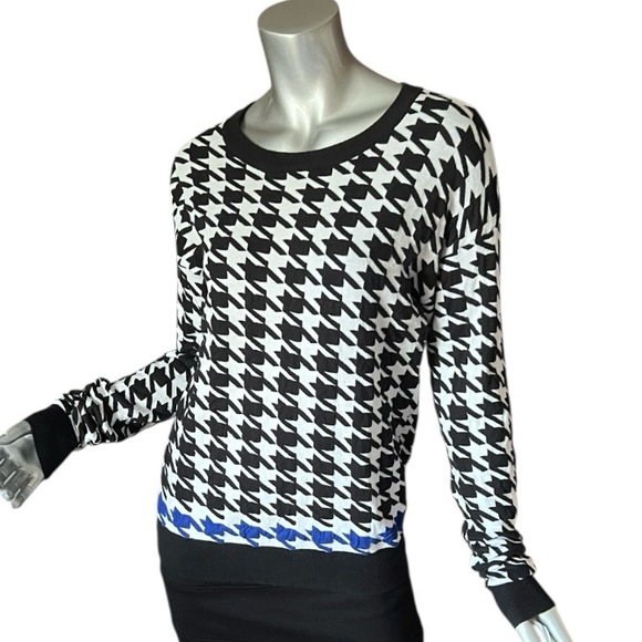Dex Sweaters - Dex 1963 Women’s XS Black & White, Blue Detail Houndstooth Round Neck Sweater